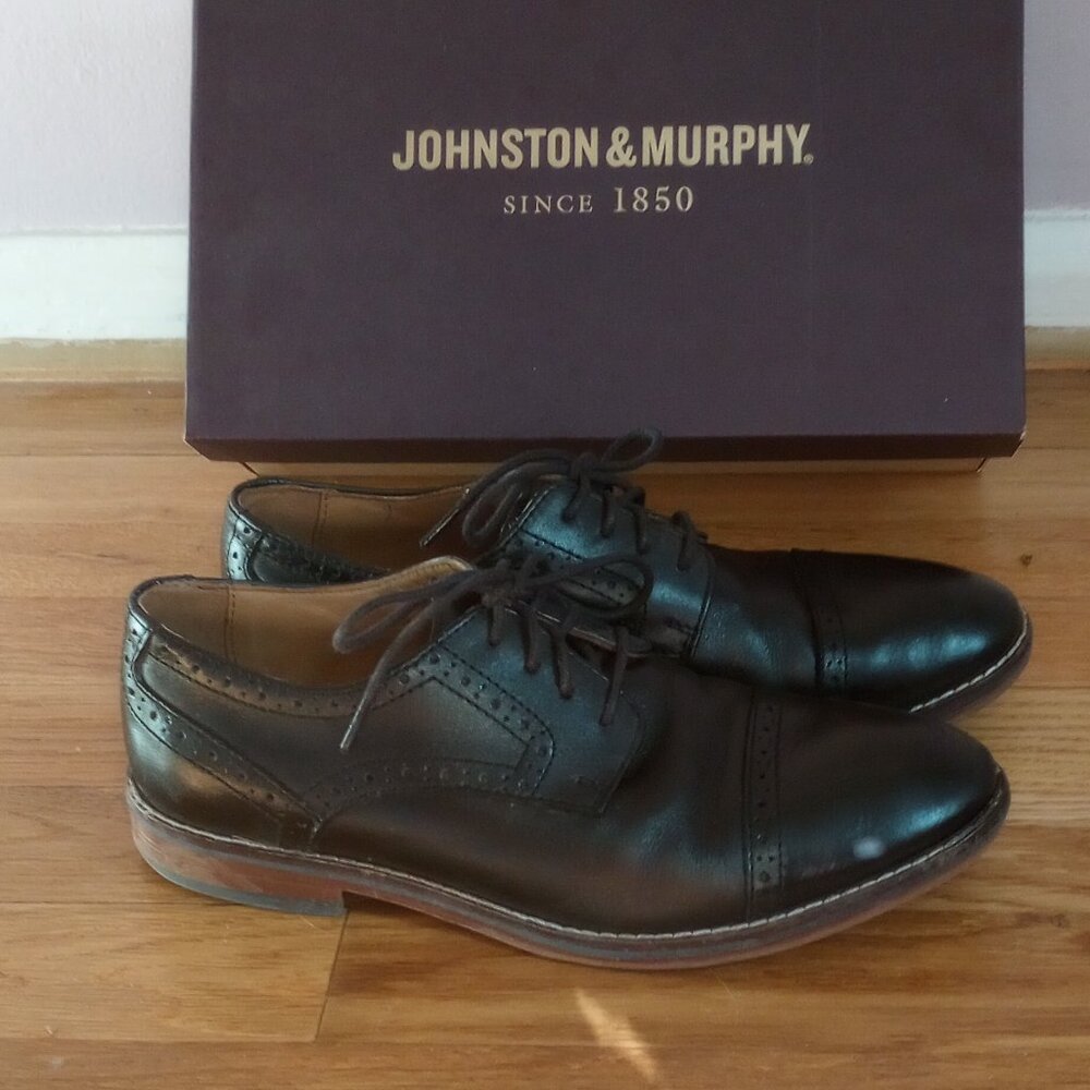 Johnston & Murphy boys size 4Y black dress shoes in box